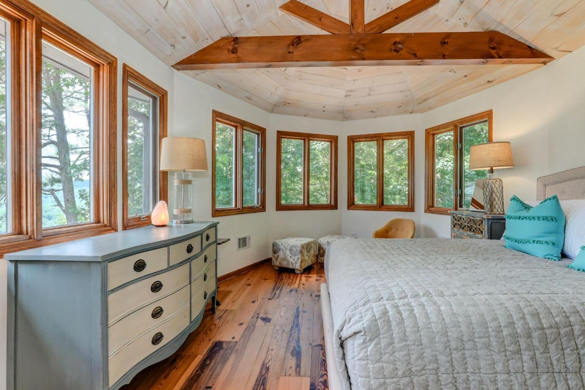 Falken Haus - Relax In Seclusion With Panoramic Lake Views Jasper Exterior foto
