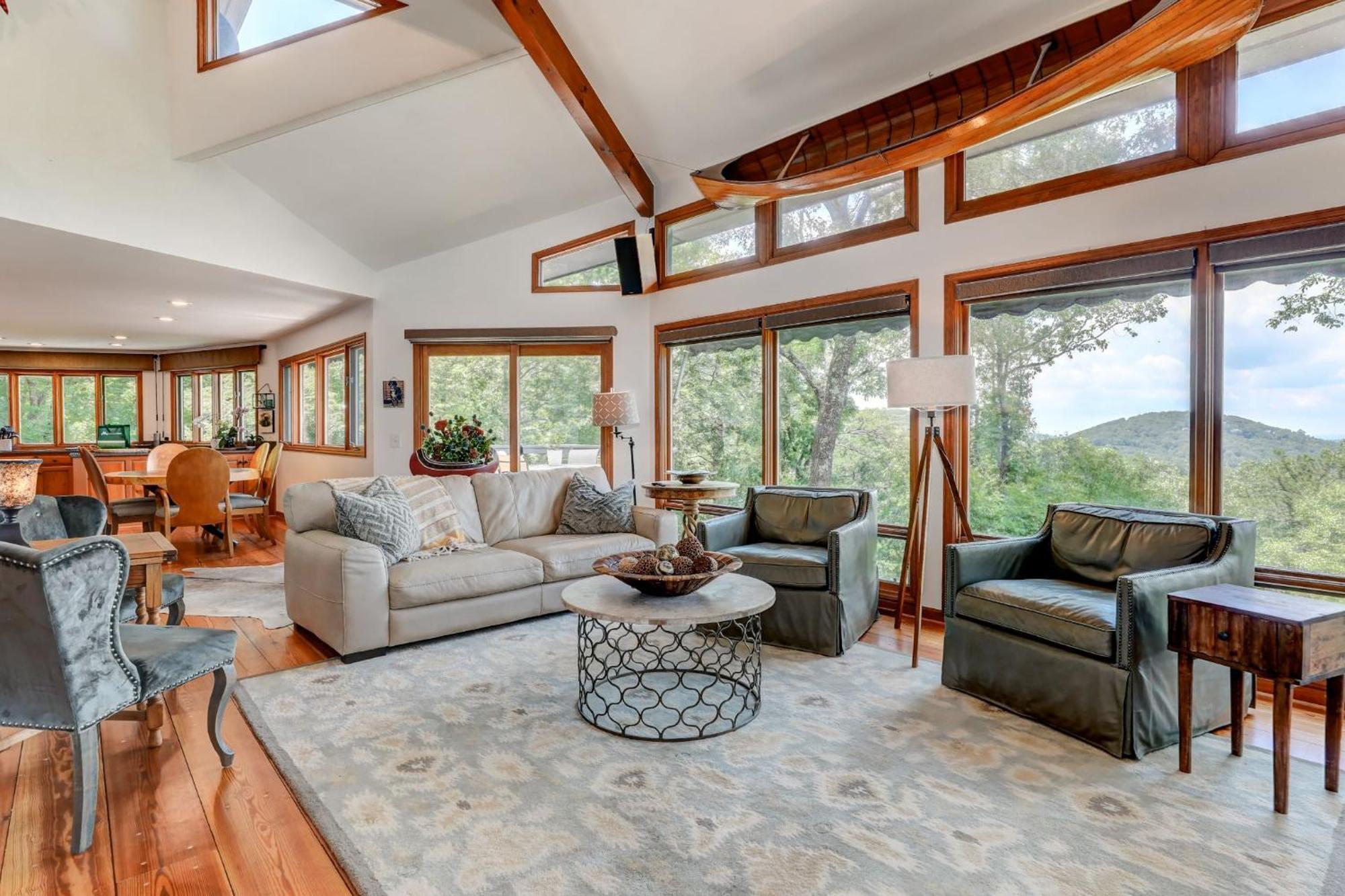 Falken Haus - Relax In Seclusion With Panoramic Lake Views Jasper Exterior foto